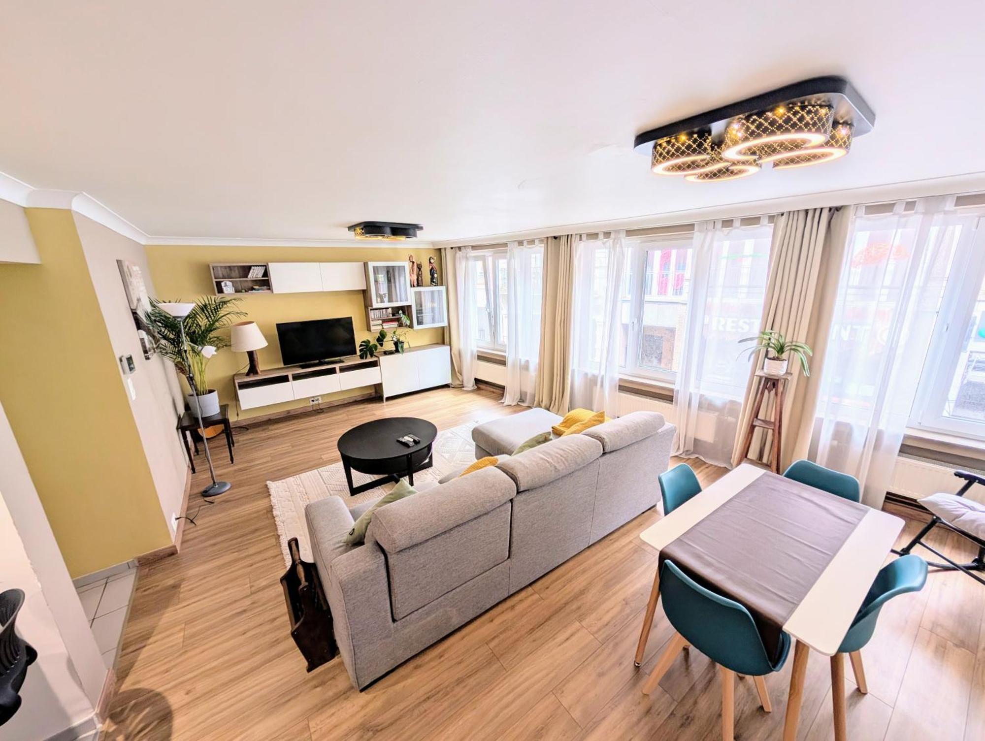 Superbe Appartement Dans Le Centre De Mons - Arivee Autonome Exterior foto